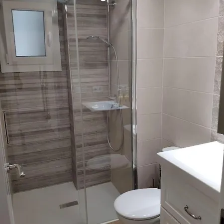 Piso Amplio Con 4 Habitacioneas Y Parking Privado Apartament *